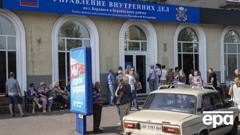 Оккупанты не могут укомплектовать свои "органы" коллаборантами и свозят в Украину работников из РФ, говорят в ЦНС