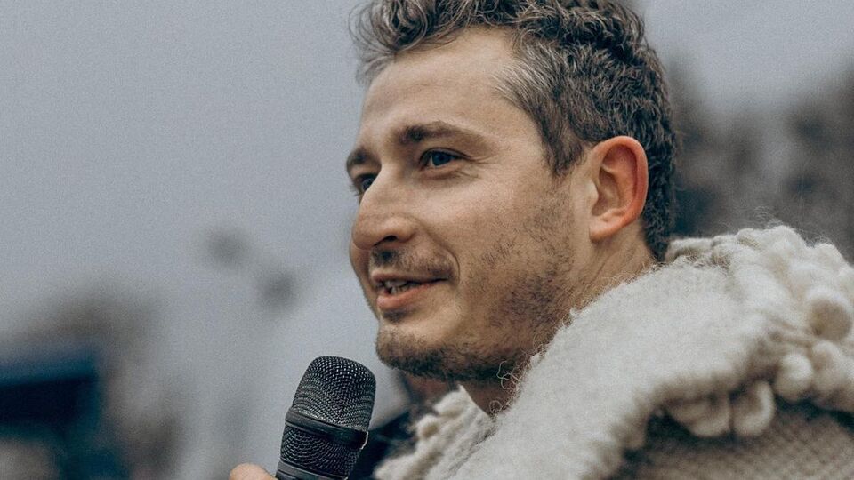 Серга: Я считаю, что у меня больше нет родственников в России