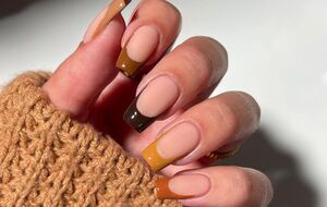 Мастер сочетала разные оттенки лака
