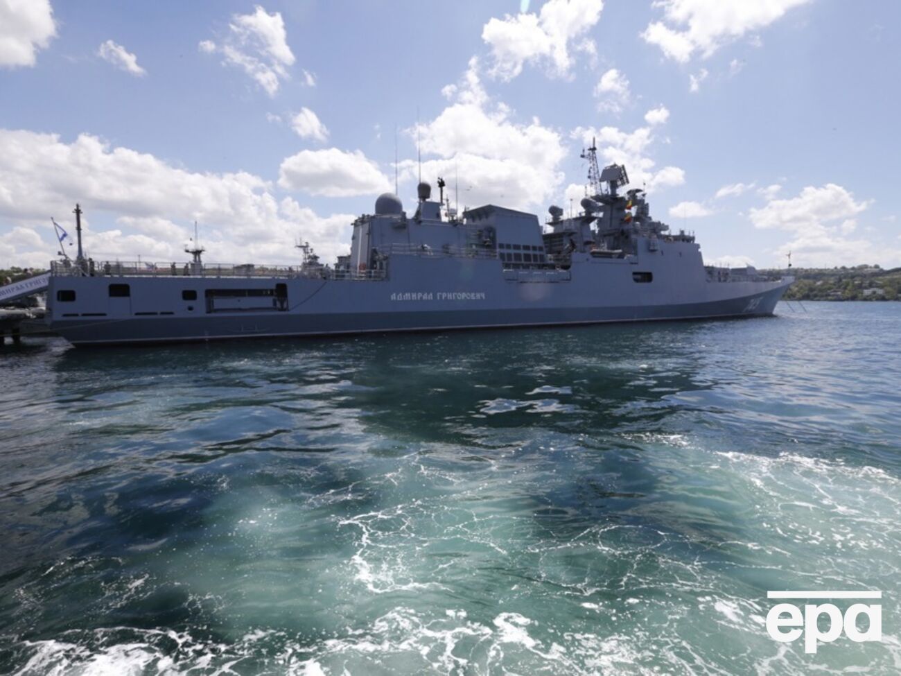 В связи с угрозами Севастополю оккупанты, скорее всего, перебазируют большую часть флота в Новороссийск, считают в разведке