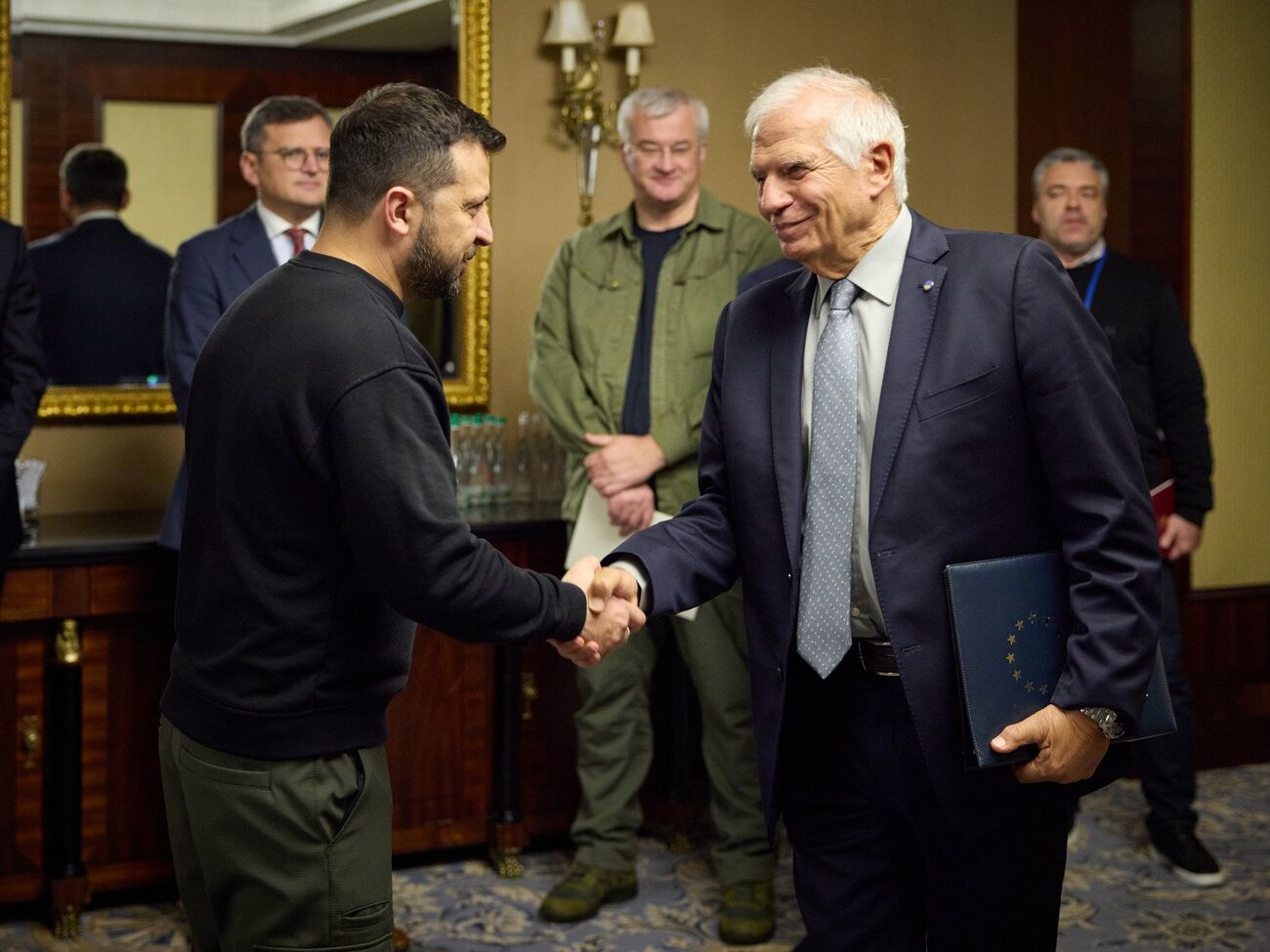 Зеленский встретился с Боррелем в Киеве