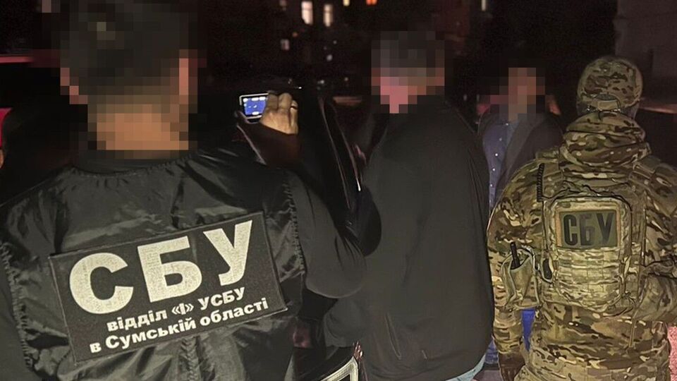 За даними СБУ, посадовці вимагали хабарі від місцевих підприємців за безперешкодне ведення бізнесу в місті