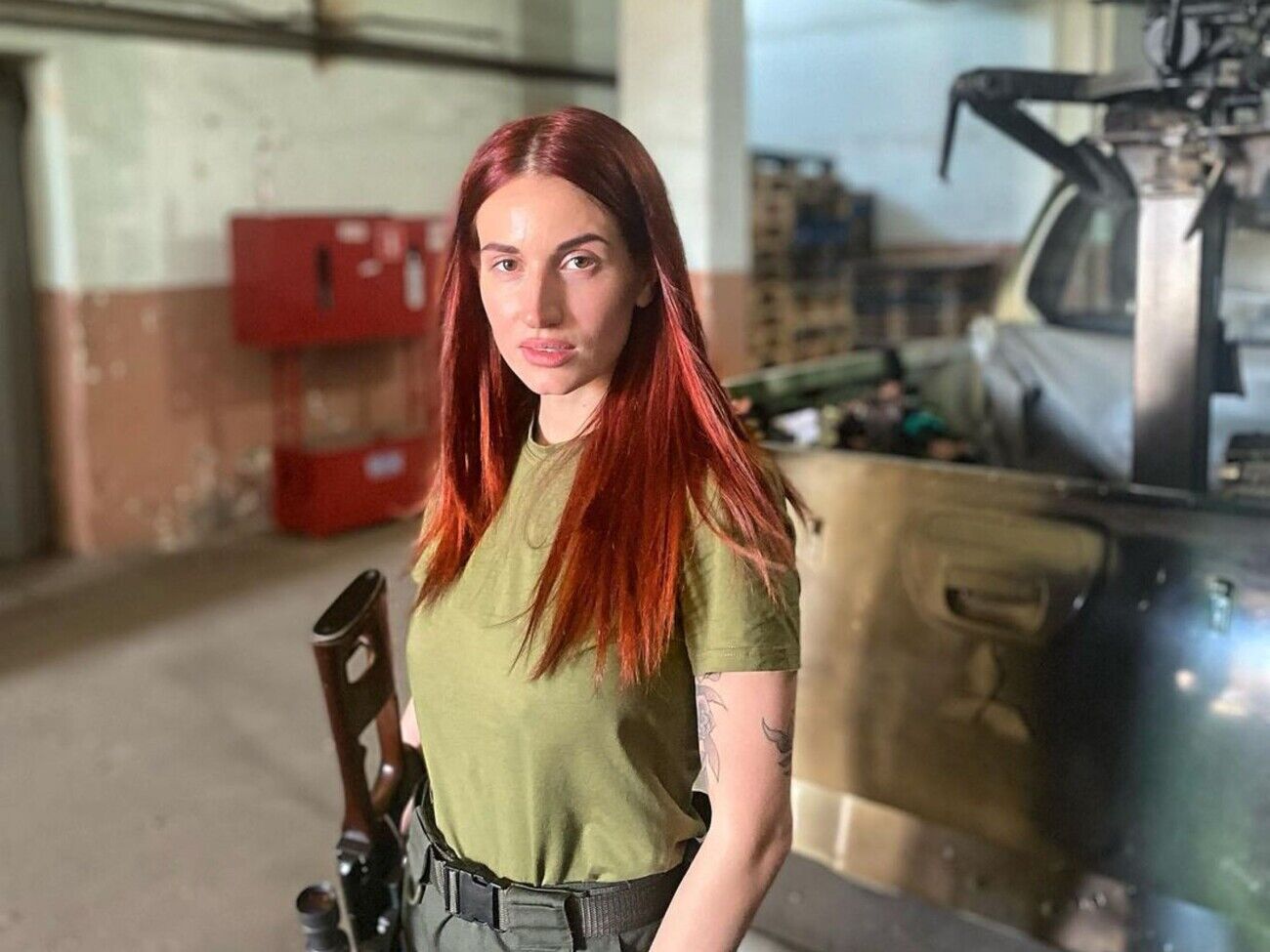 Емеральд: До того, как пойти на фронт, я была достаточно успешной бизнесвумен. У меня было большое предприятие ювелирного производства