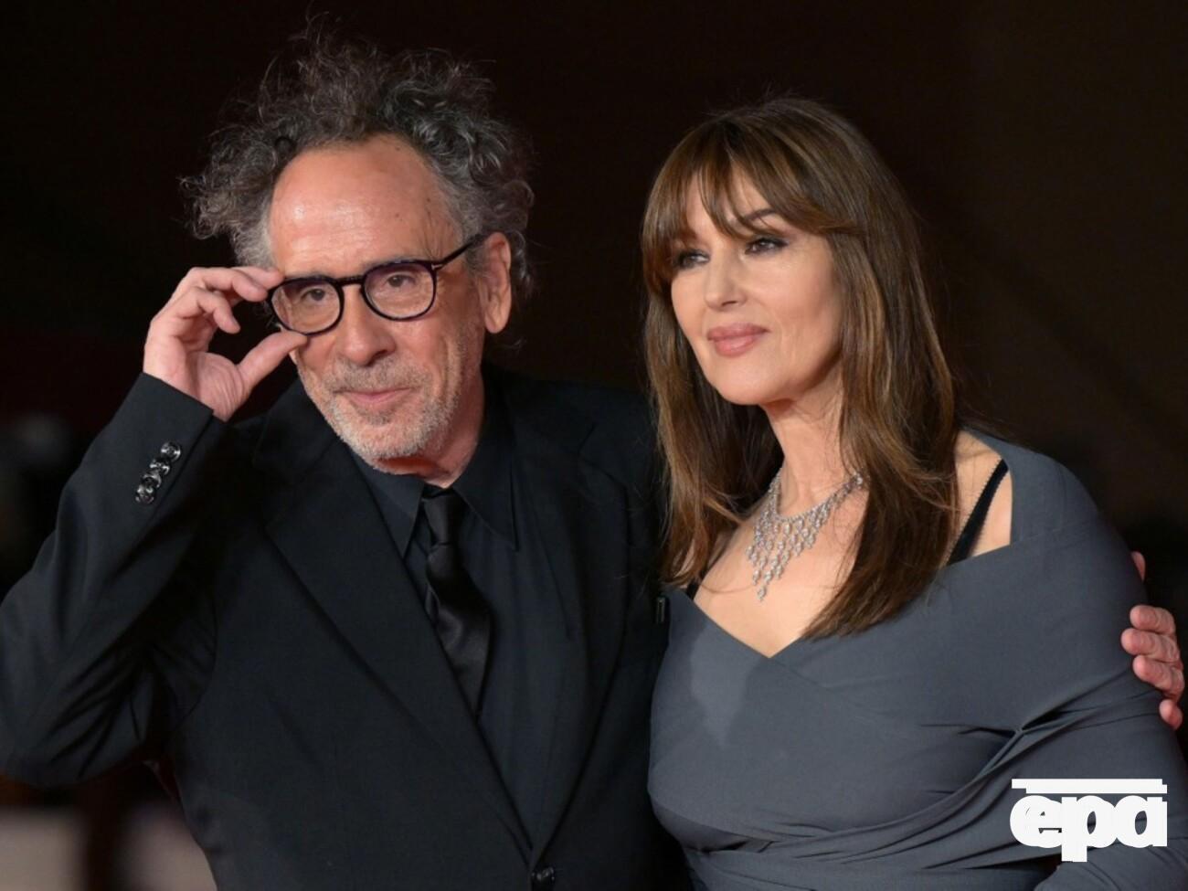 СМИ сообщили о романе Белуччи и Бертона в феврале 2023 года