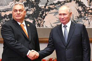 Орбан – один из лидеров стран ЕС – во время встречи с Путиным в КНР пожал ему руку
