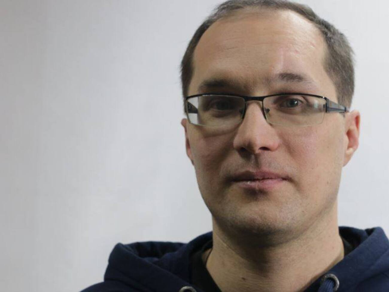 Тактичне становище українських військ під Авдіївкою залишається вигідним. Окупанти влізли у вузьку низину, яка повністю прострілюється українцями з найближчих висот