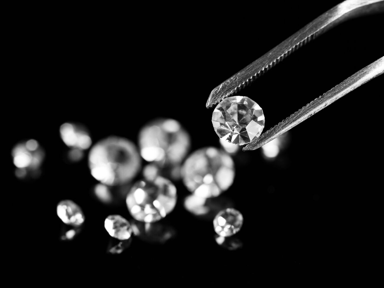 В Евросоюзе ожидают объявления G7 о введении ограничений на российские бриллианты "в ближайшие дни"