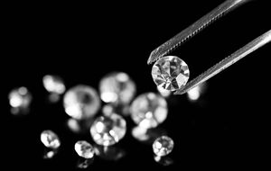 В Евросоюзе ожидают объявления G7 о введении ограничений на российские бриллианты "в ближайшие дни"