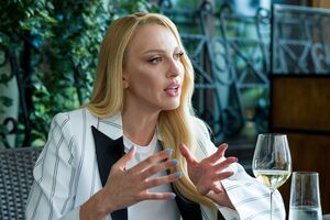 Полякова: Мне говорят, что я изменилась. Это не я изменилась – мир вокруг меня изменился. Время изменилось. И сейчас мои песни пронизаны темой войны
