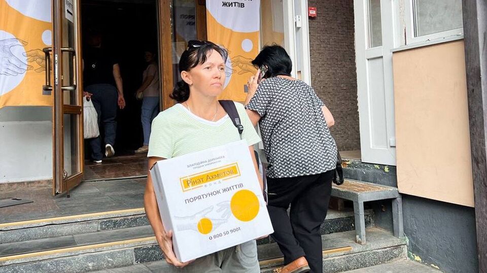 С 2014 года Фонд передал жителям Украины 13 млн продуктовых наборов