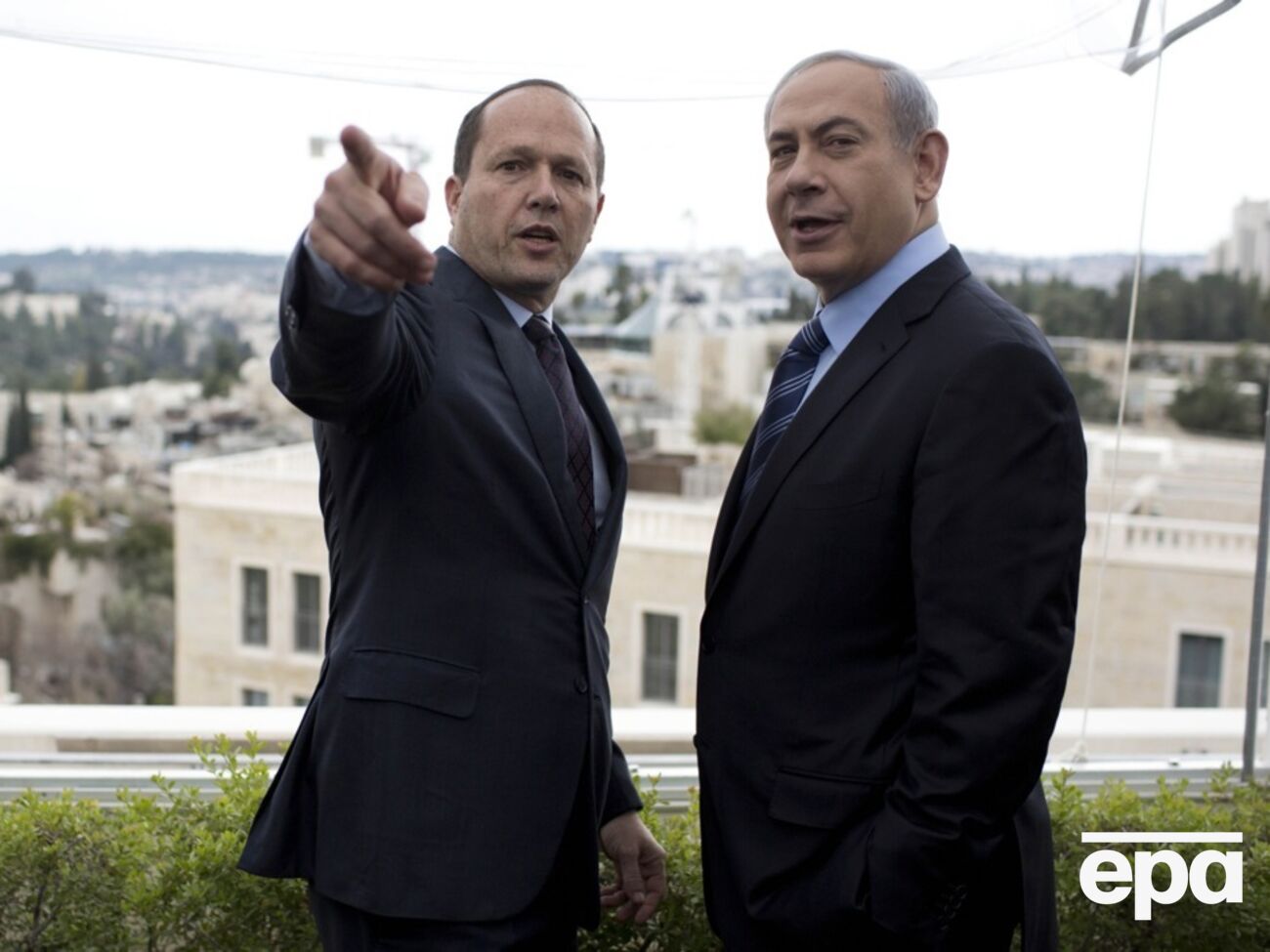 Баркат пригрозив "змести з лиця землі" ворогів Ізраїлю. Нетаньяху сказав, що вступ "Хезболли" у війну стане "помилкою всього її життя"