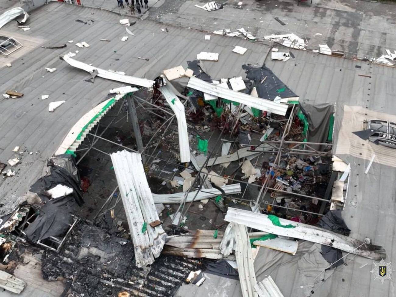 Оккупанты ударили двумя ракетами типа С-300 по терминалу "Новой почты" в поселке Коротич вечером 21 октября