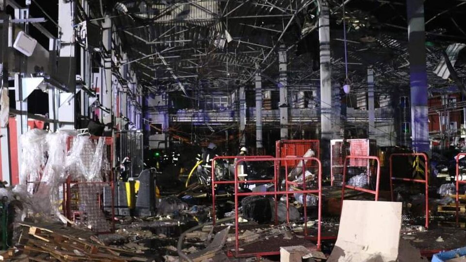 Попавший под вражеский обстрел терминал почти полностью разрушен
