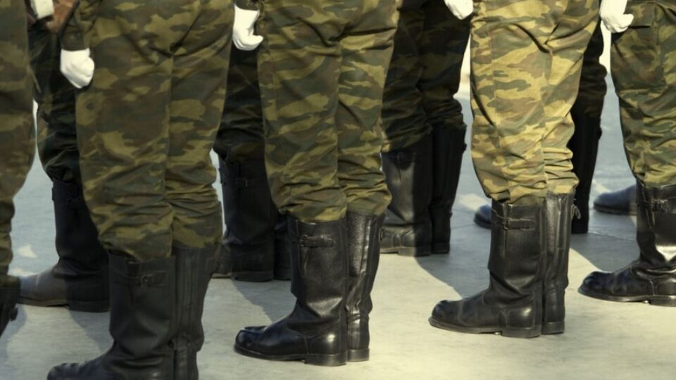 По данным британской разведки, в 2024 году расходы на оборону в РФ составят около 6% ВВП