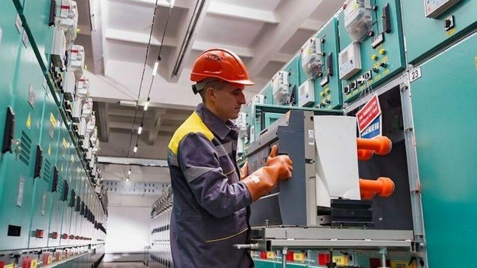 У ДТЕК підкреслили, що стан розподільної мережі зараз дає змогу забезпечувати всіх клієнтів стабільним електропостачанням під час зимових навантажень за умови відсутності нових атак ворога на енергосистему країни