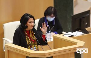 Депутаты "Грузинской мечты" не приветствовали стоя Зурабишвили, когда президент появилась на обсуждении ее импичмента в парламенте Грузии