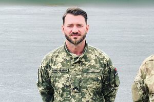 Дікусар: Коли бачите військових, не опускайте очі!