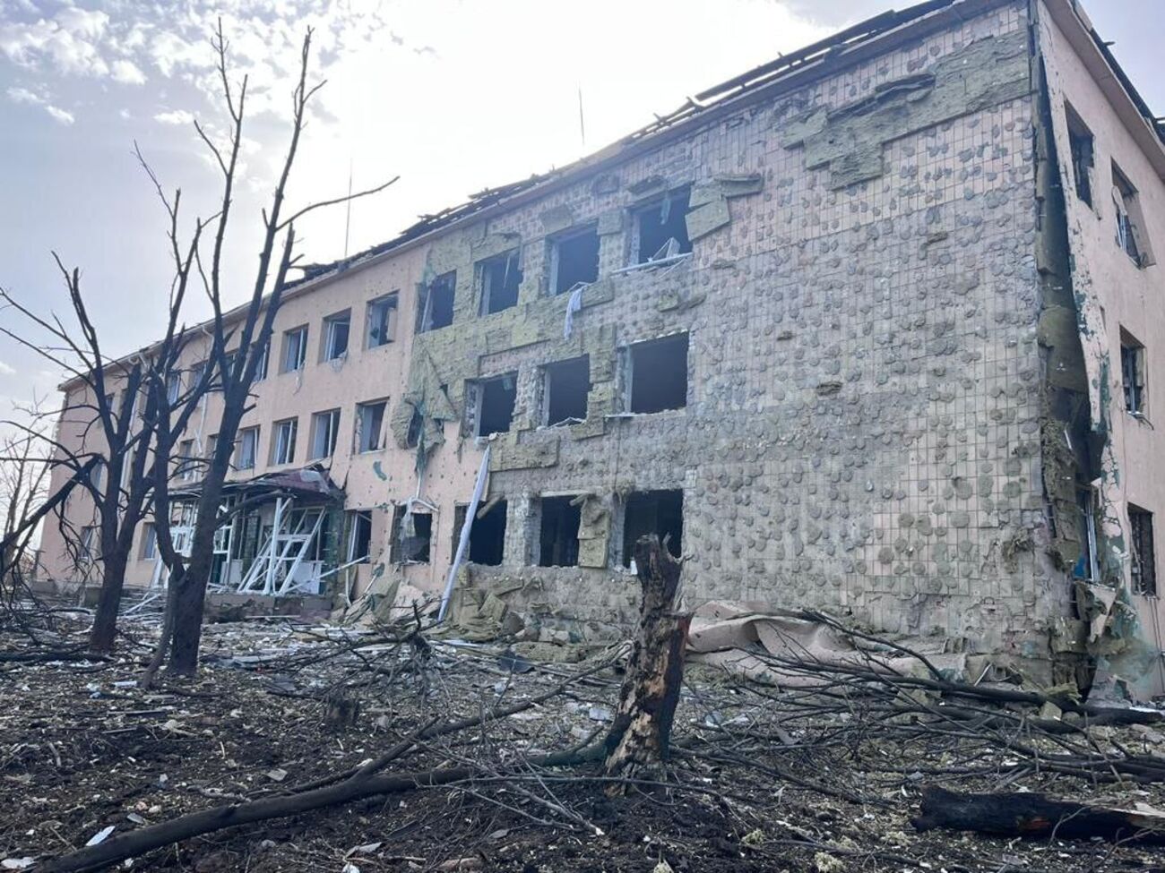 Унаслідок російських атак знову є руйнування, жертви й поранені