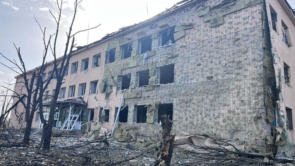 Унаслідок російських атак знову є руйнування, жертви й поранені