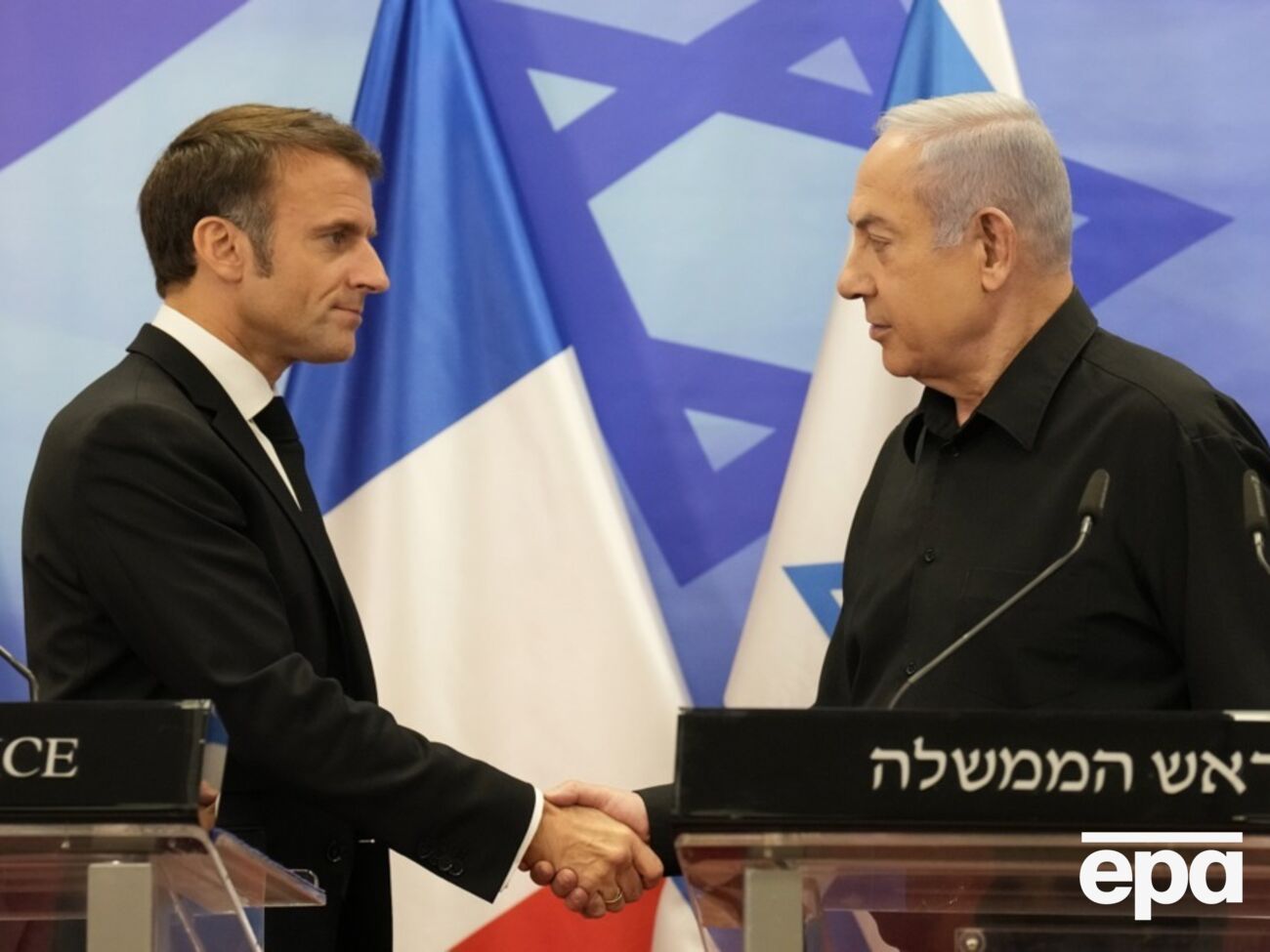 Макрон выразил солидарность Франции с Израилем, заявив, что две страны "связаны трауром"