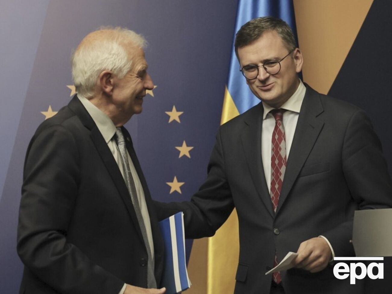 Боррель заверил Кулебу, что Украина "остается в фокусе ЕС"