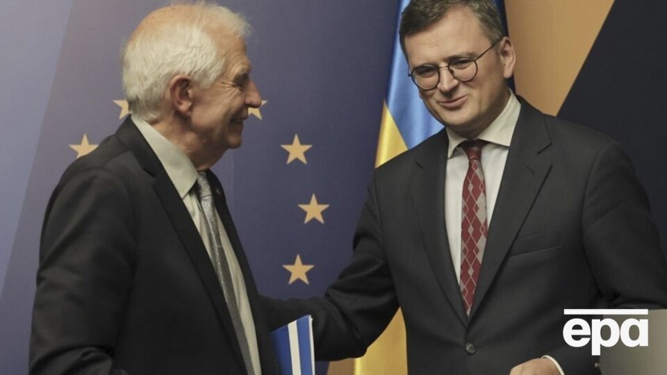 Боррель запевнив Кулебу, що Україна "залишається у фокусі ЄС"