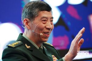 За даними ЗМІ, чиновник перебуває під слідством через порушення під час закупівлі військової техніки