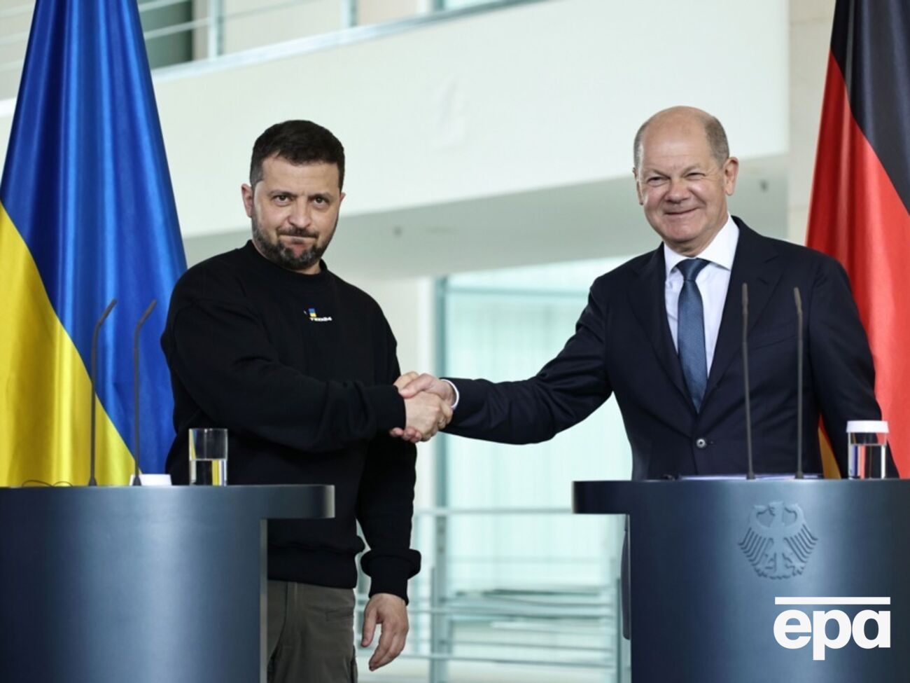 Зеленський подякував Шольцу за допомогу Україні