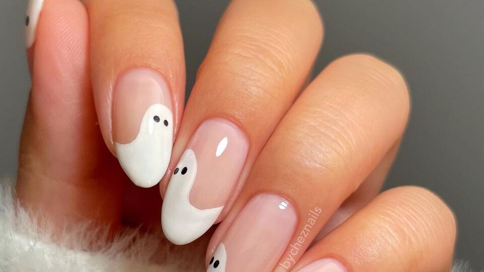 Привидений можно нарисовать одним движением кисти