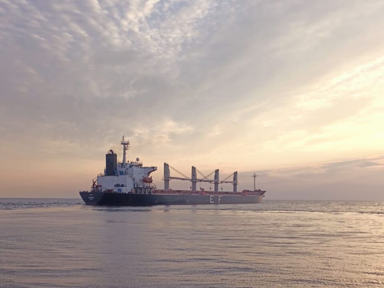 10 августа Украина объявила о временных коридорах для гражданских судов, направляющихся в черноморские порты и из них