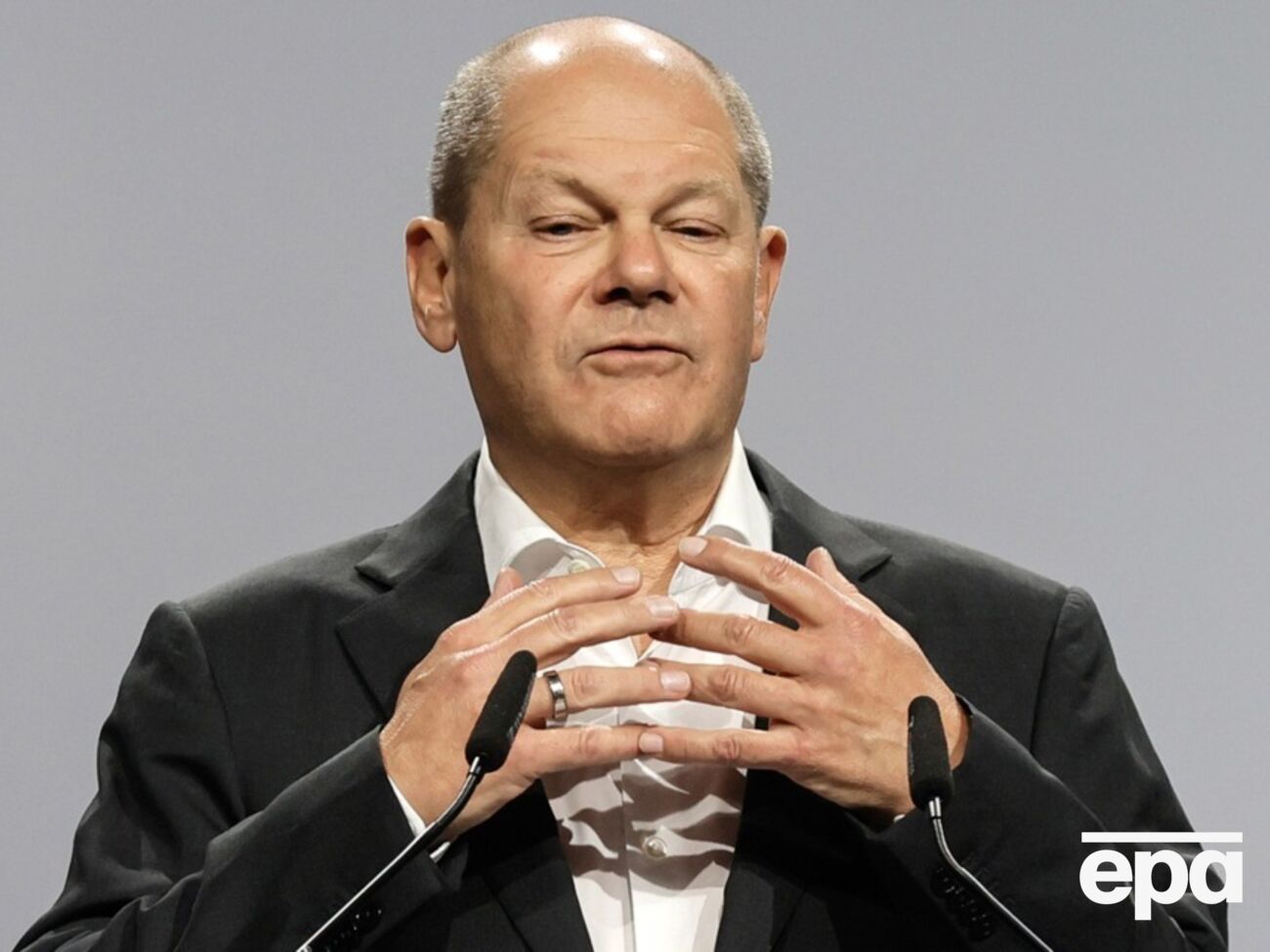 Навіть якщо українці після війни повернуться додому, вони стануть активом для німецьких компаній, зазначив Шольц