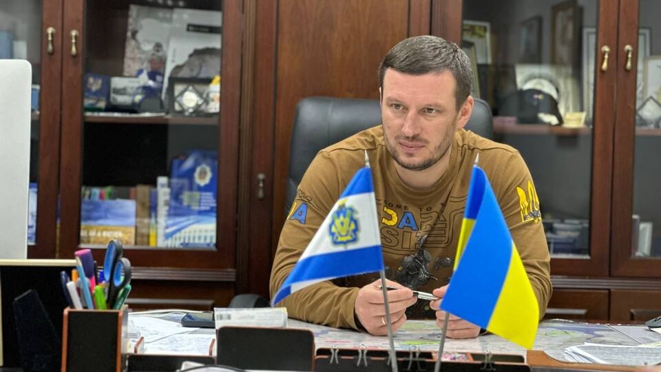 По словам Прокудина, захватчики сбросили авиабомбу на жилой квартал города