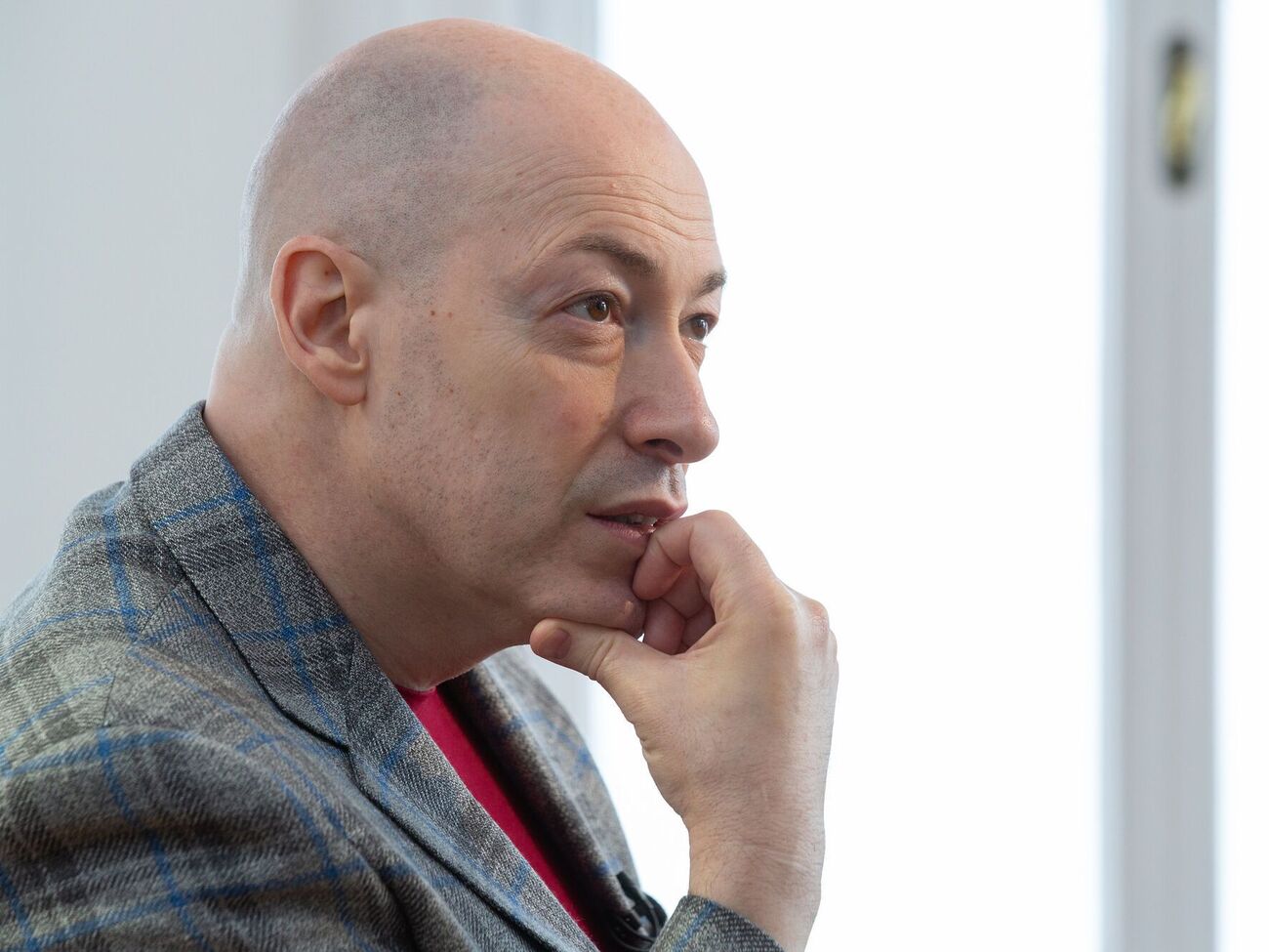 Гордон: Нашим правоохоронним органам, звісно, бажано не допустити виїзду Петрова з Івановим за межі України, бо в підсумку вони опиняться в Москві