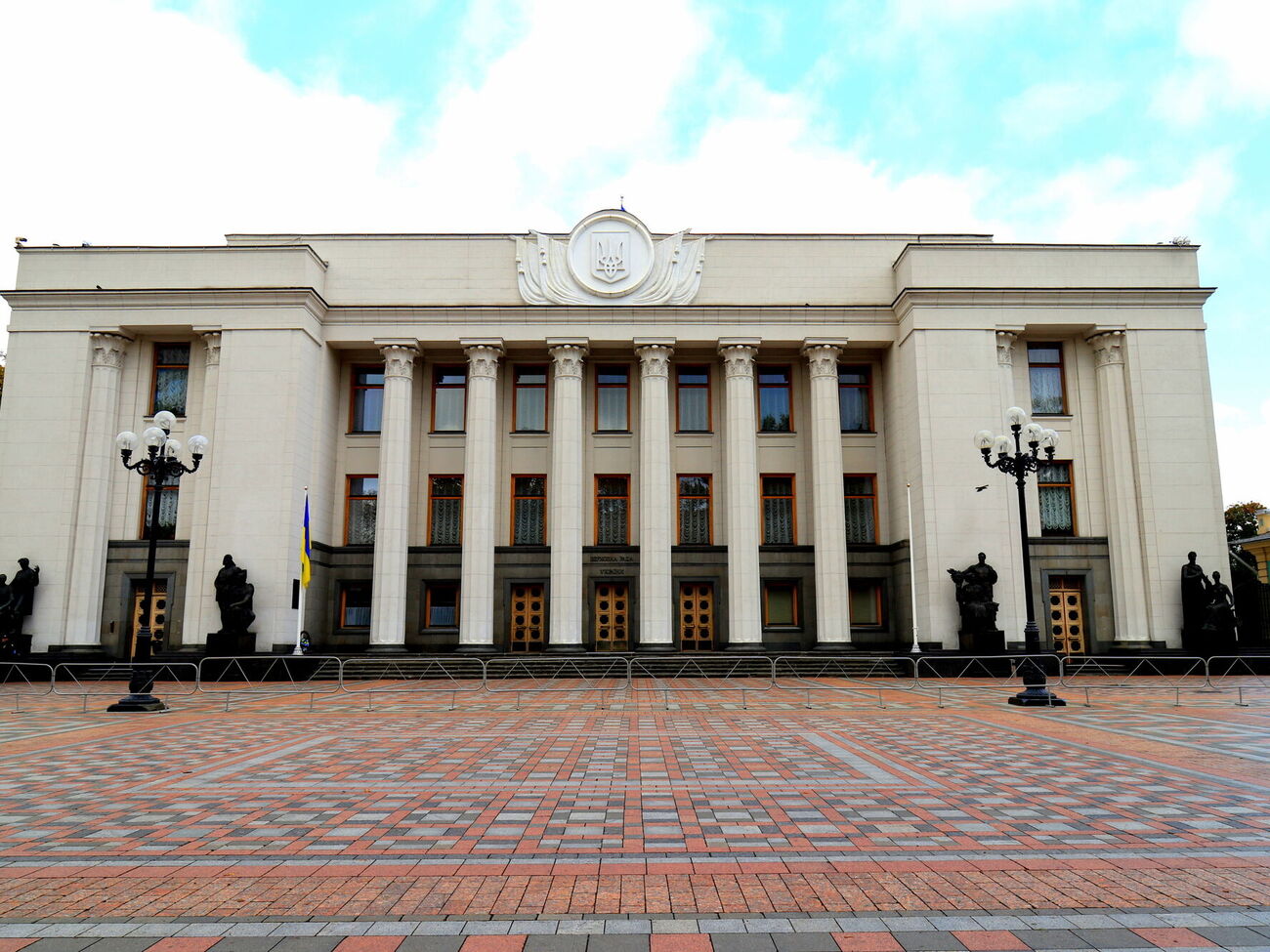 По данным СМИ, речь идет о нардепе Роберте Горвате