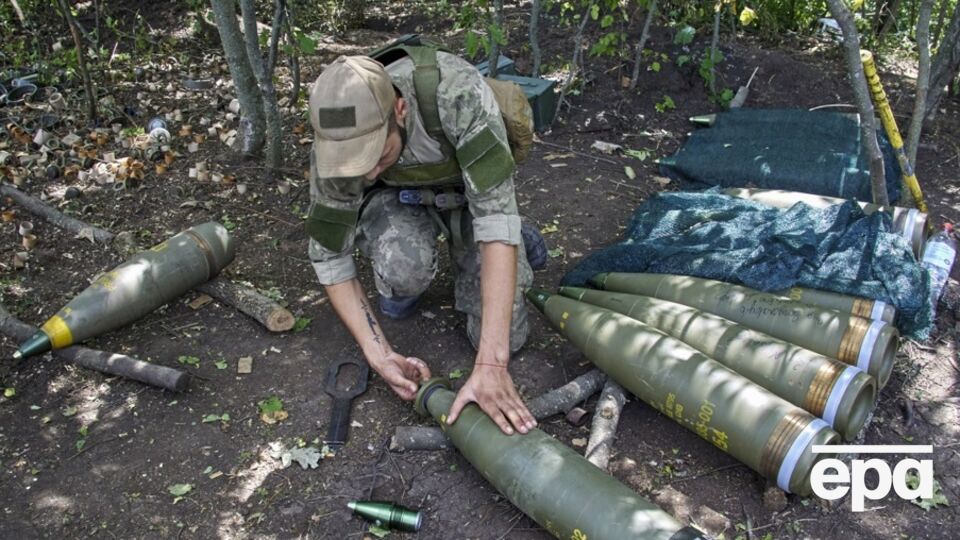Сили оборони України у війні проти РФ випускають тисячі артснарядів за день, зазначили ЗМІ