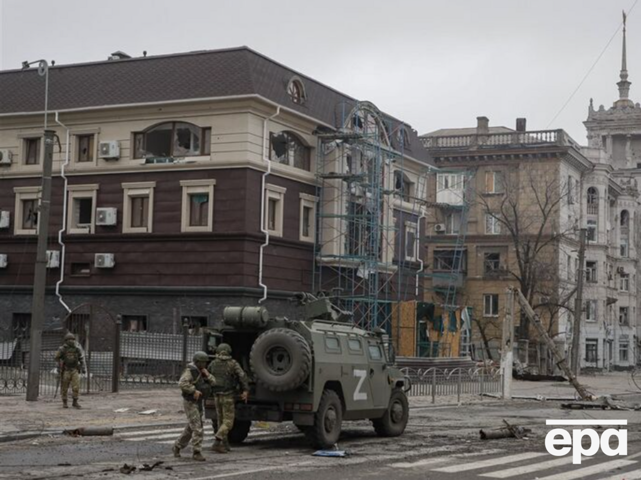 Через Мариуполь идет новая волна российских резервов, сообщил Андрющенко