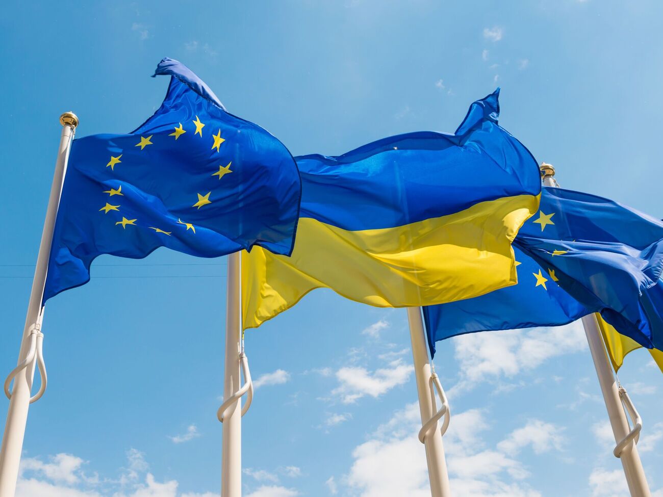Торік у червні Україна набула статусу країни – кандидата в ЄС
