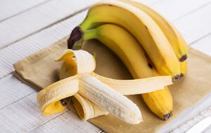 Выпекайте бананы в тесте в разогретой духовке 20 минут при температуре 200 °С