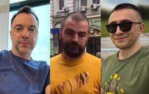 Арестович (слева) и Стерненко (справа) устроили перепалку из-за скандального водителя такси (по центру)