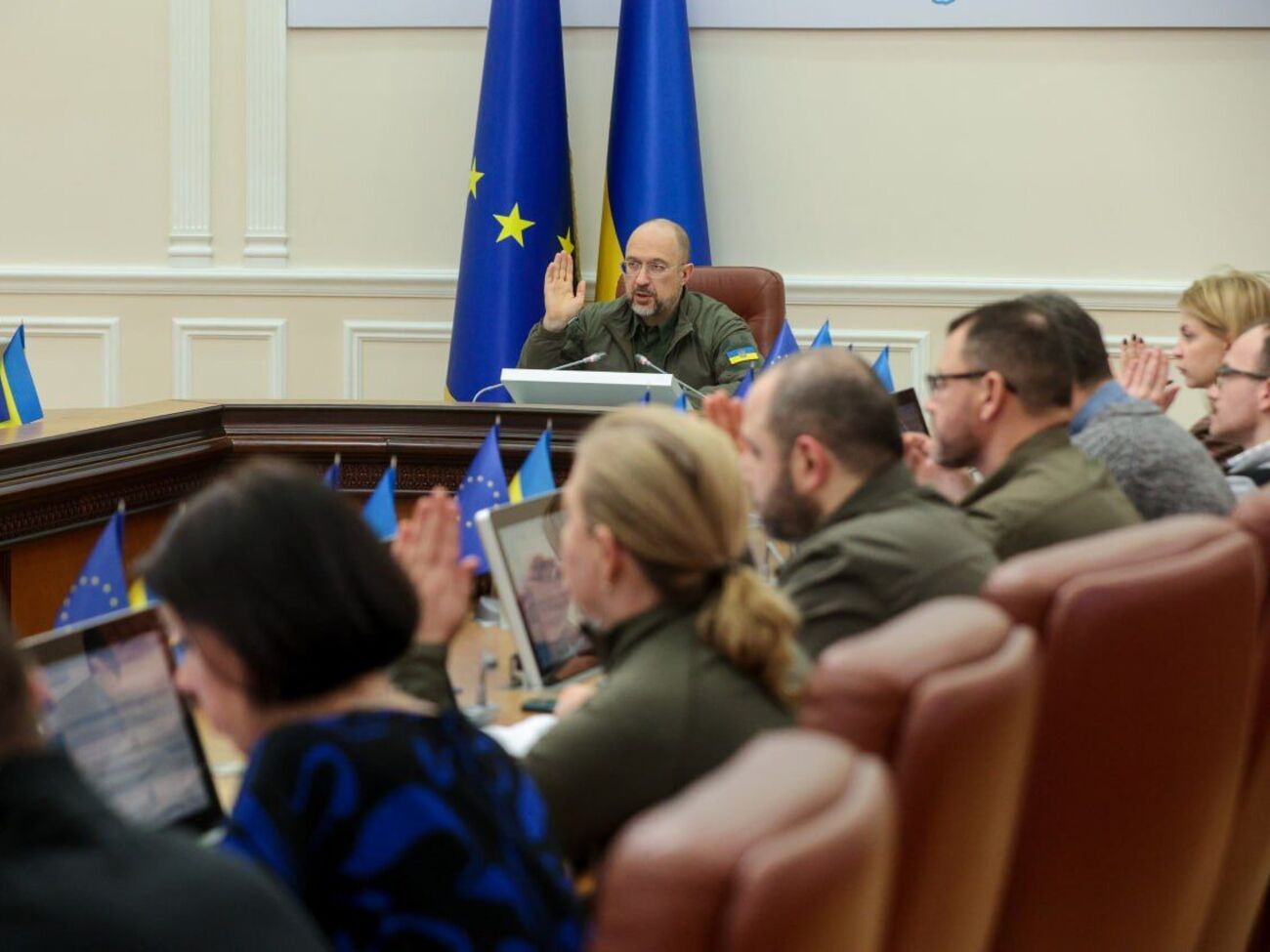 С начала 2023 года регионам по программе уже выплатили 14,7 млрд грн, отметил Шмыгаль