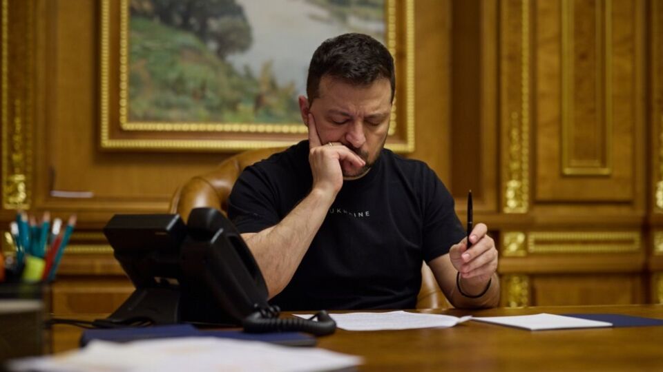 Зеленский отметил, что во время беседы с президентом ОАЭ они обсудили ситуацию на Ближнем Востоке