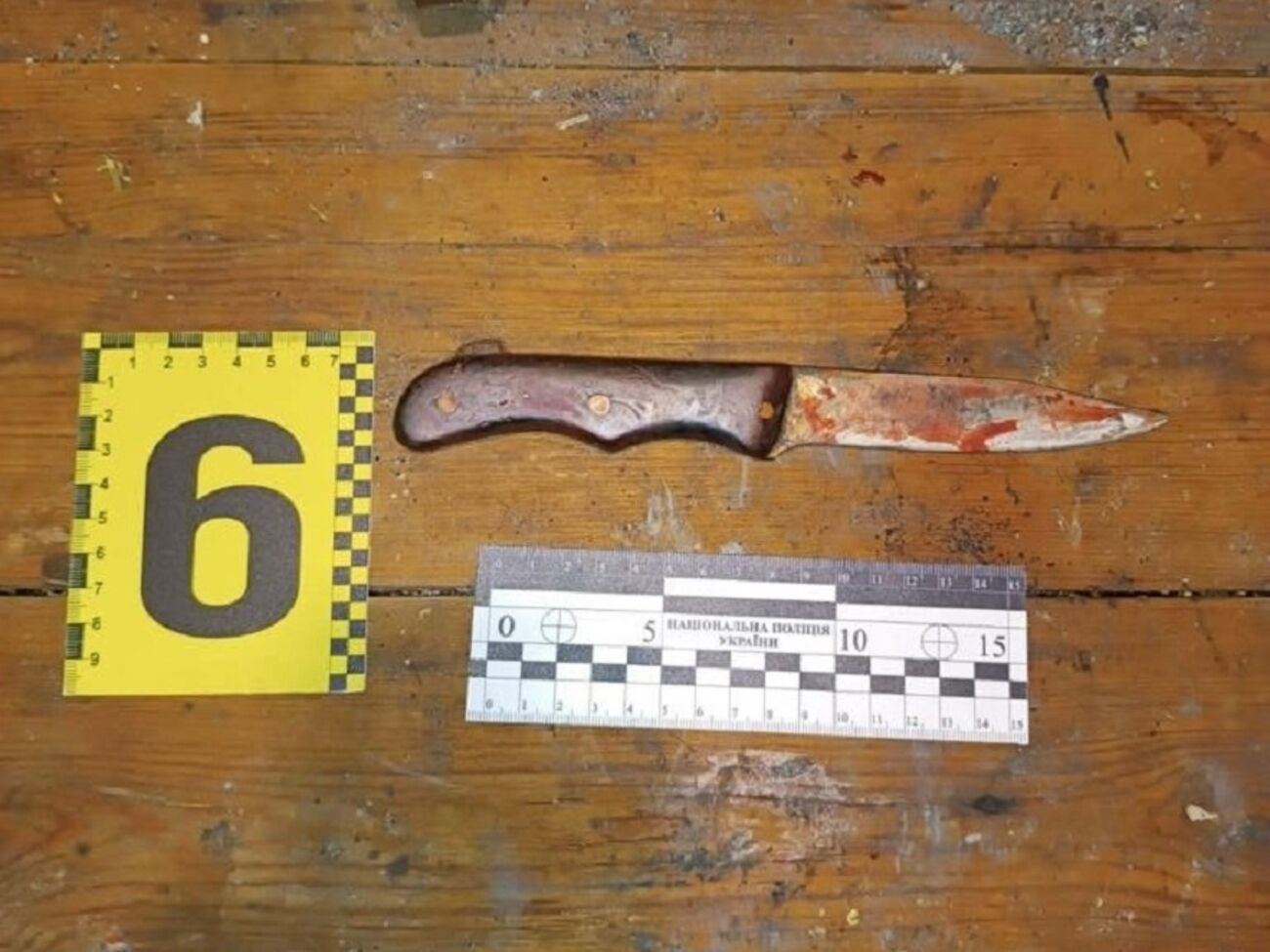 Нападение произошло, когда у мужчины попытались забрать нож, отметили в полиции