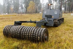 Машина оснащена автоматическим пультом управления и камерами видеонаблюдения, что уменьшает риски для операторов