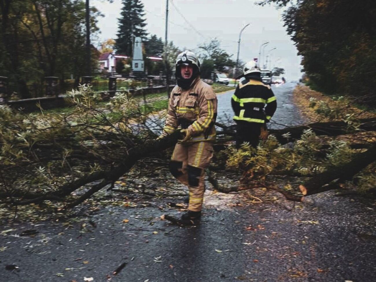 Непогода затронула все области Украины, говорят в МВД