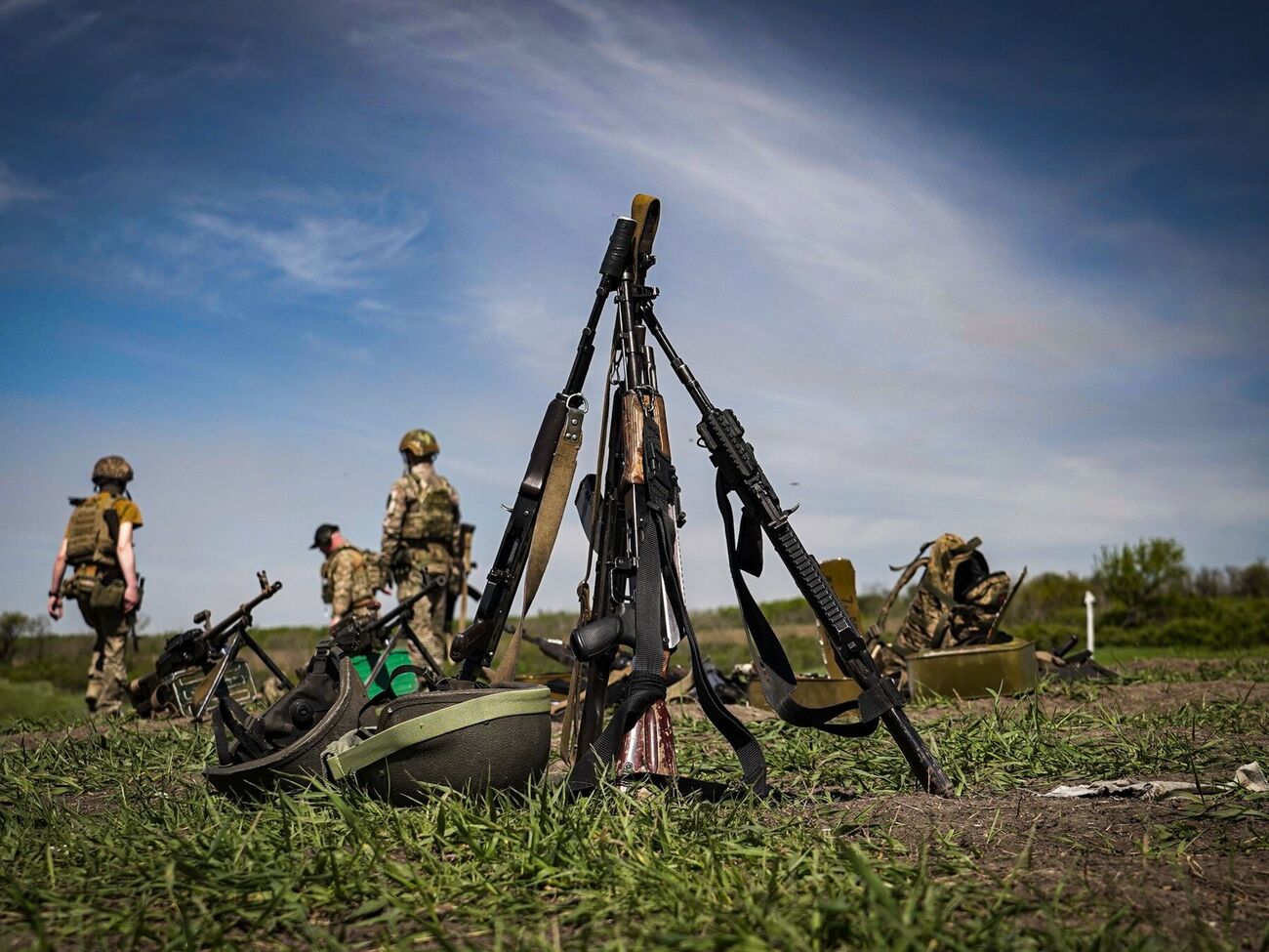 Украинские военные продолжают штурмы в районе Бахмута и не дают окружить Авдеевку