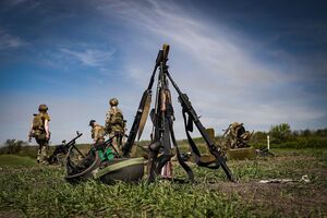 Українські військові продовжують штурми поблизу Бахмута й не дають оточити Авдіївку