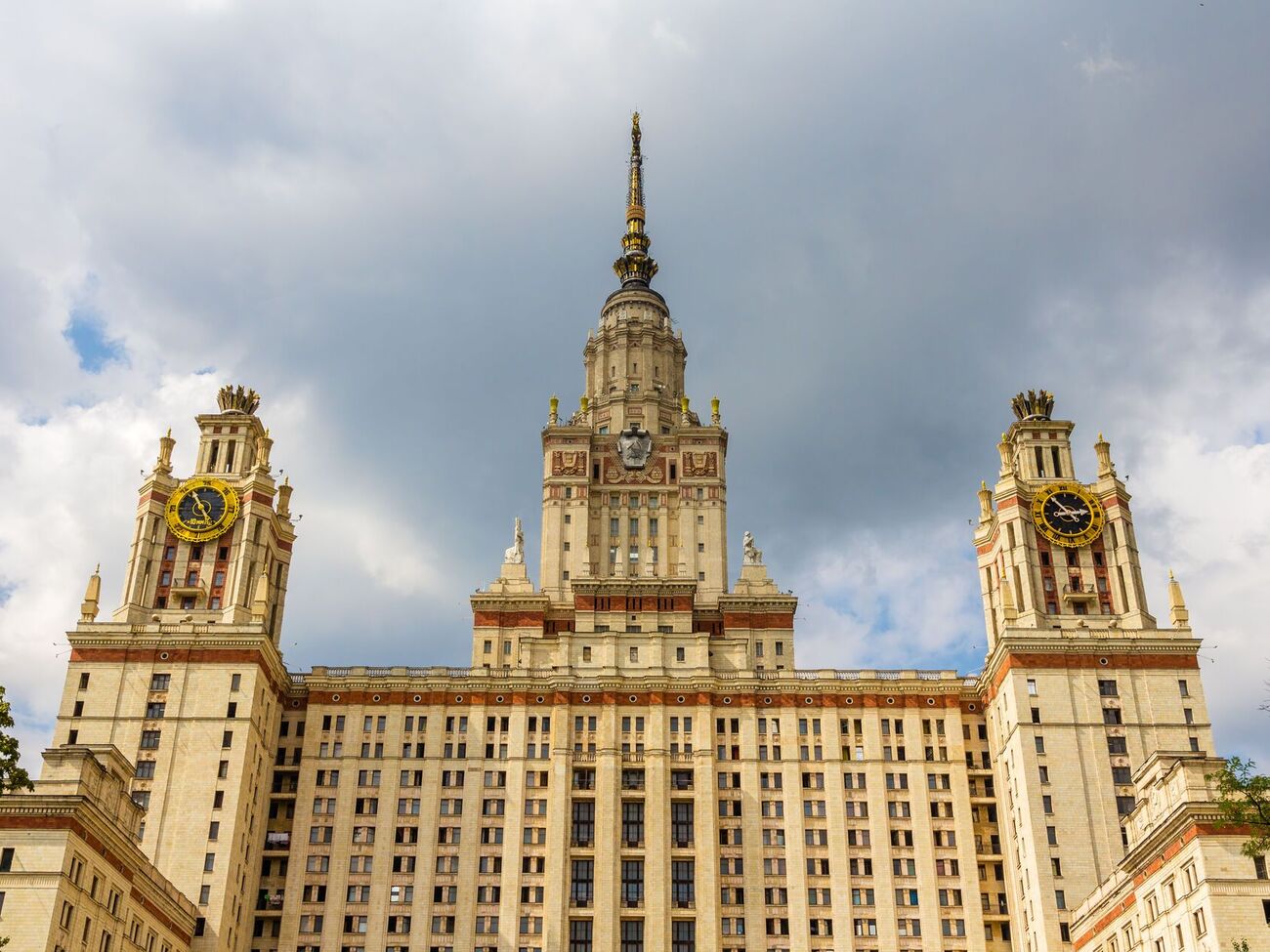 По данным разведки, российским вузам велели избегать открытого обсуждения любых "негативных тенденций" в стране