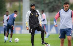 Тренер "Ліона" дістав поранення під час нападу на автобус футболістів