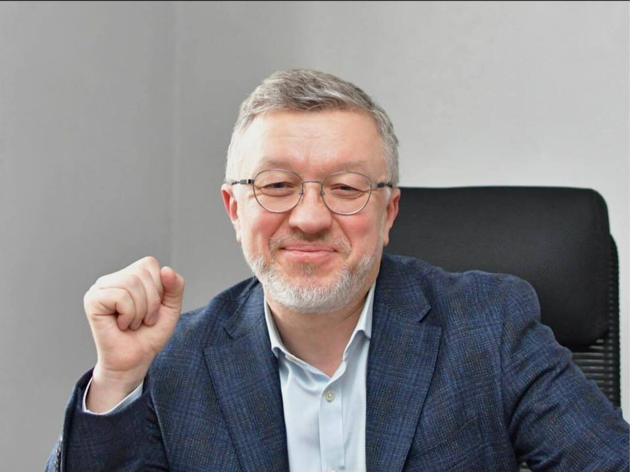 Мой прогноз наличного курса доллара к концу года – приблизительно 38 грн/$. Золотовалютных резервов, инструментов и уверенности у НБУ достаточно