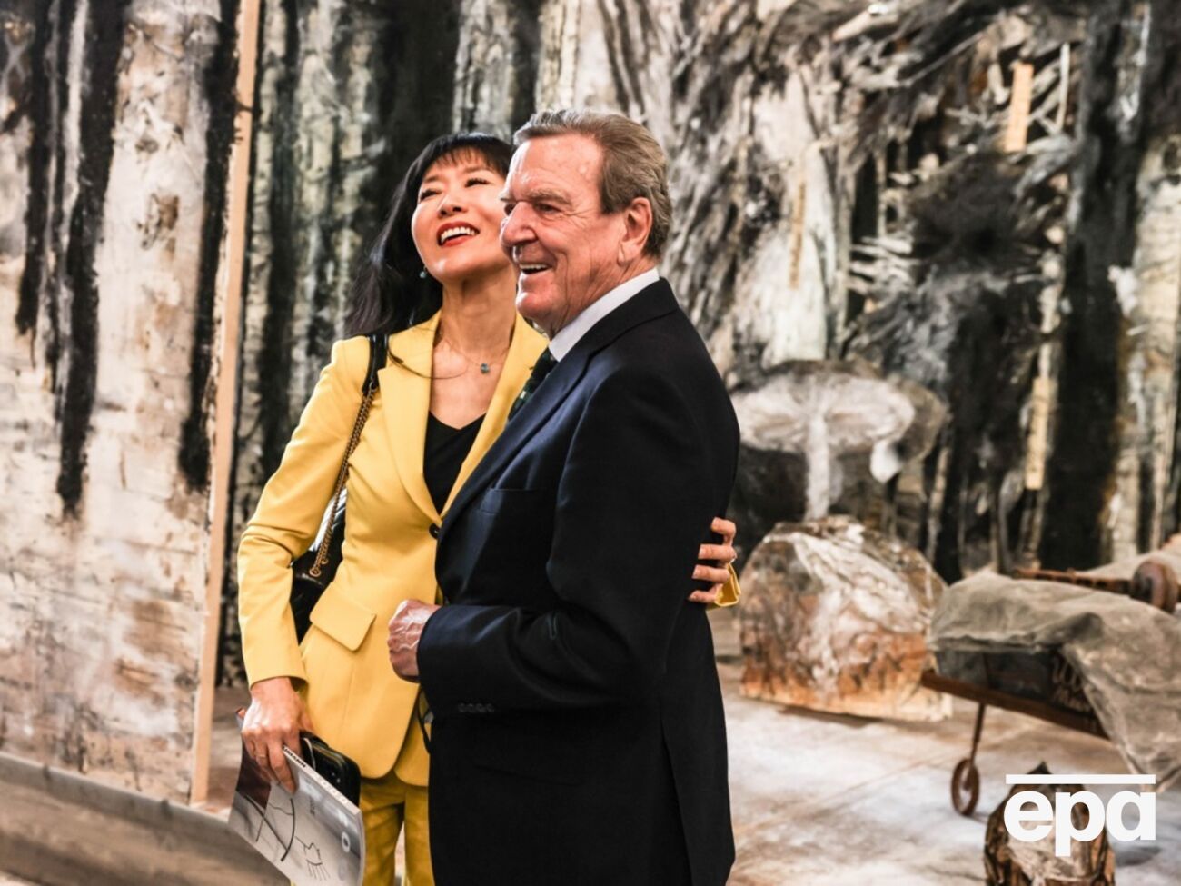 На праздновании Шредер был с супругой